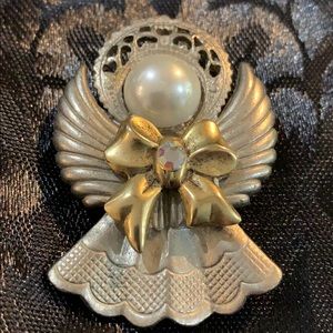 Angel pin
